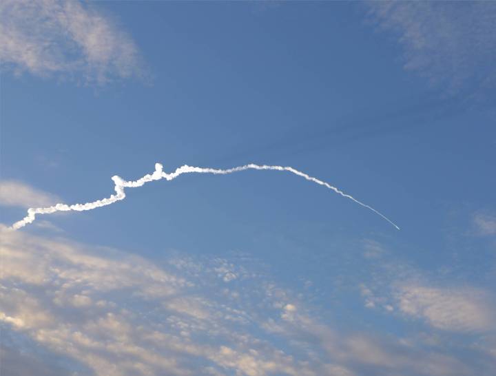 Kourou Raketenstart 4 man beachte die Schatten