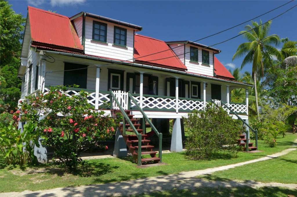 14 Plantagenhaus in Suriname