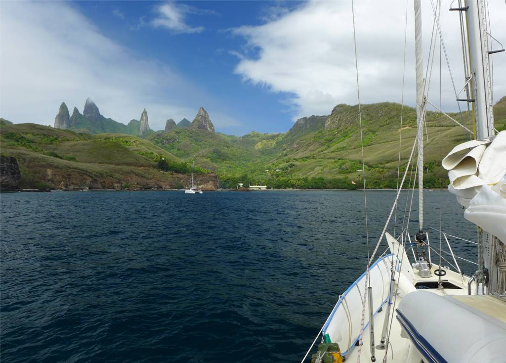 16 Ua Pou Einfahrt nach Hakahetau