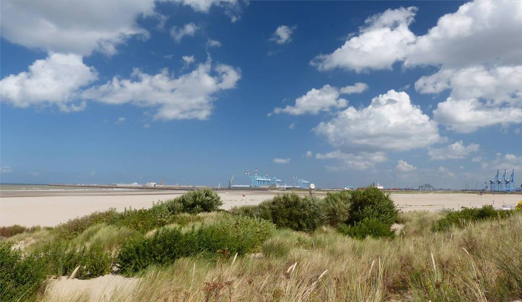 2 Zeebrügge am Strand