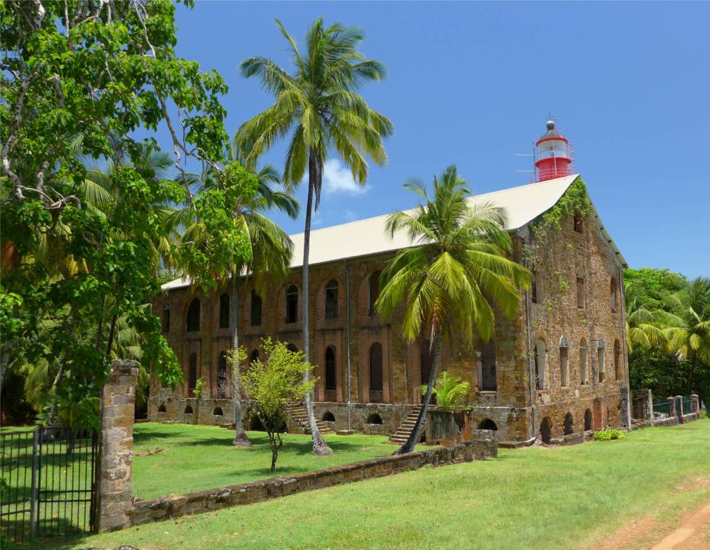 9 Ile Salut Lazarett und Leuchtturm